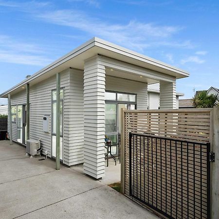 Sunny Seaside Retreat - Papamoa Beach 외부 사진