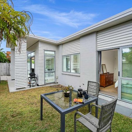 Sunny Seaside Retreat - Papamoa Beach 외부 사진