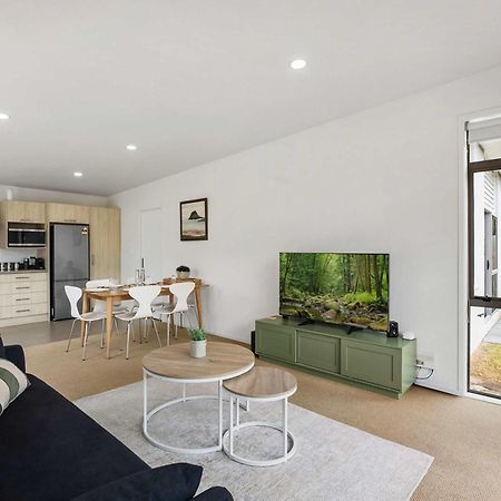 Sunny Seaside Retreat - Papamoa Beach 외부 사진