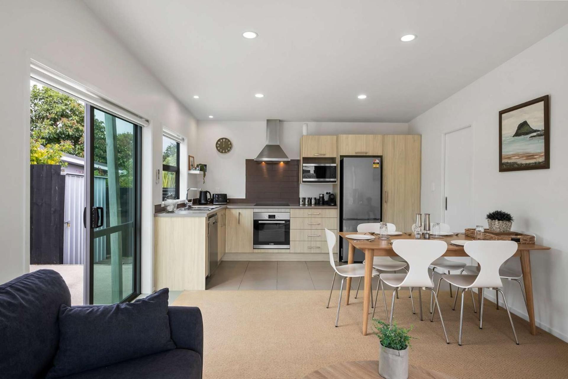 Sunny Seaside Retreat - Papamoa Beach 외부 사진