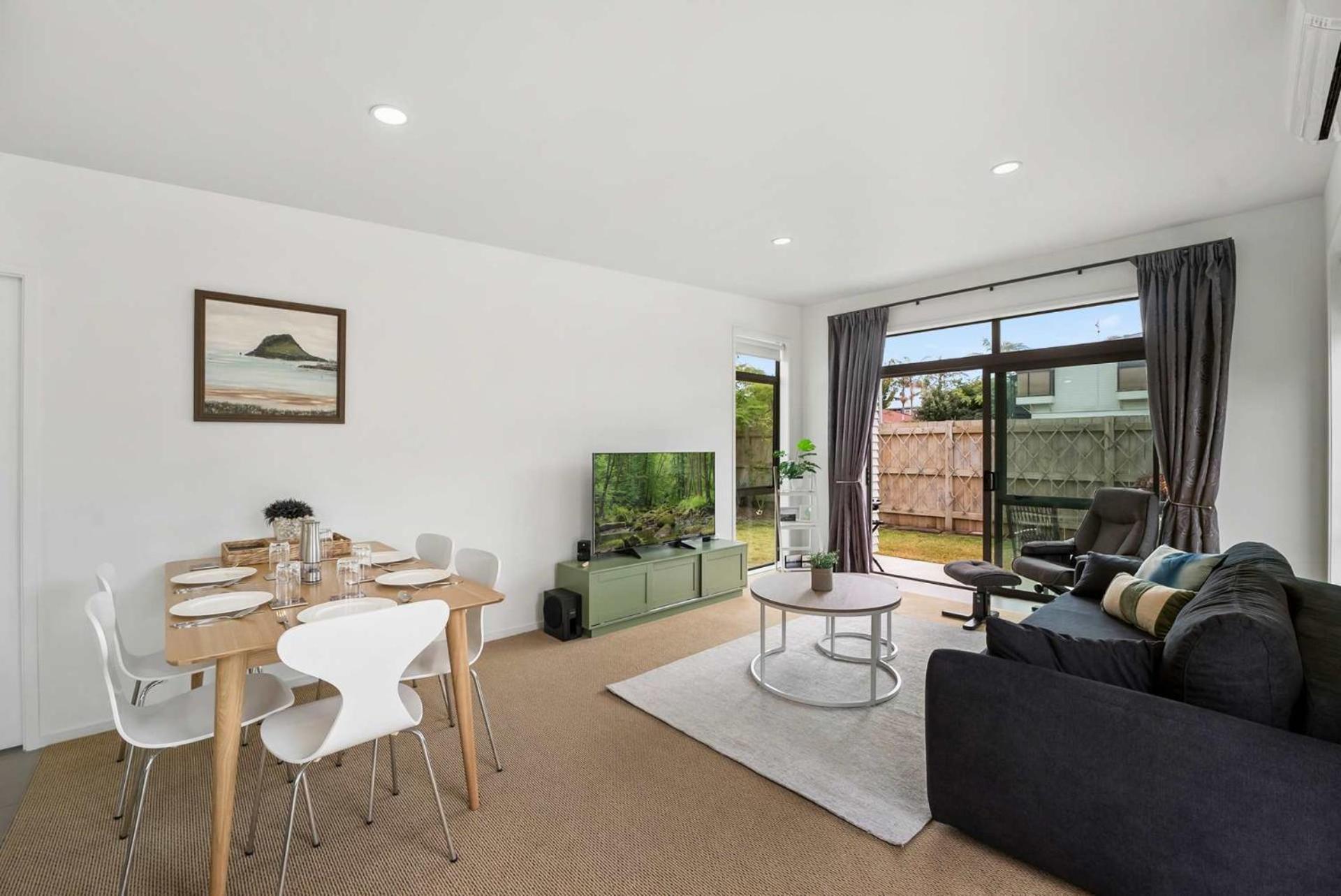 Sunny Seaside Retreat - Papamoa Beach 외부 사진