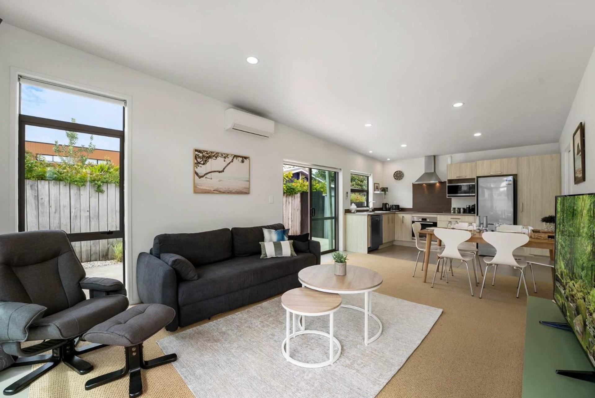 Sunny Seaside Retreat - Papamoa Beach 외부 사진