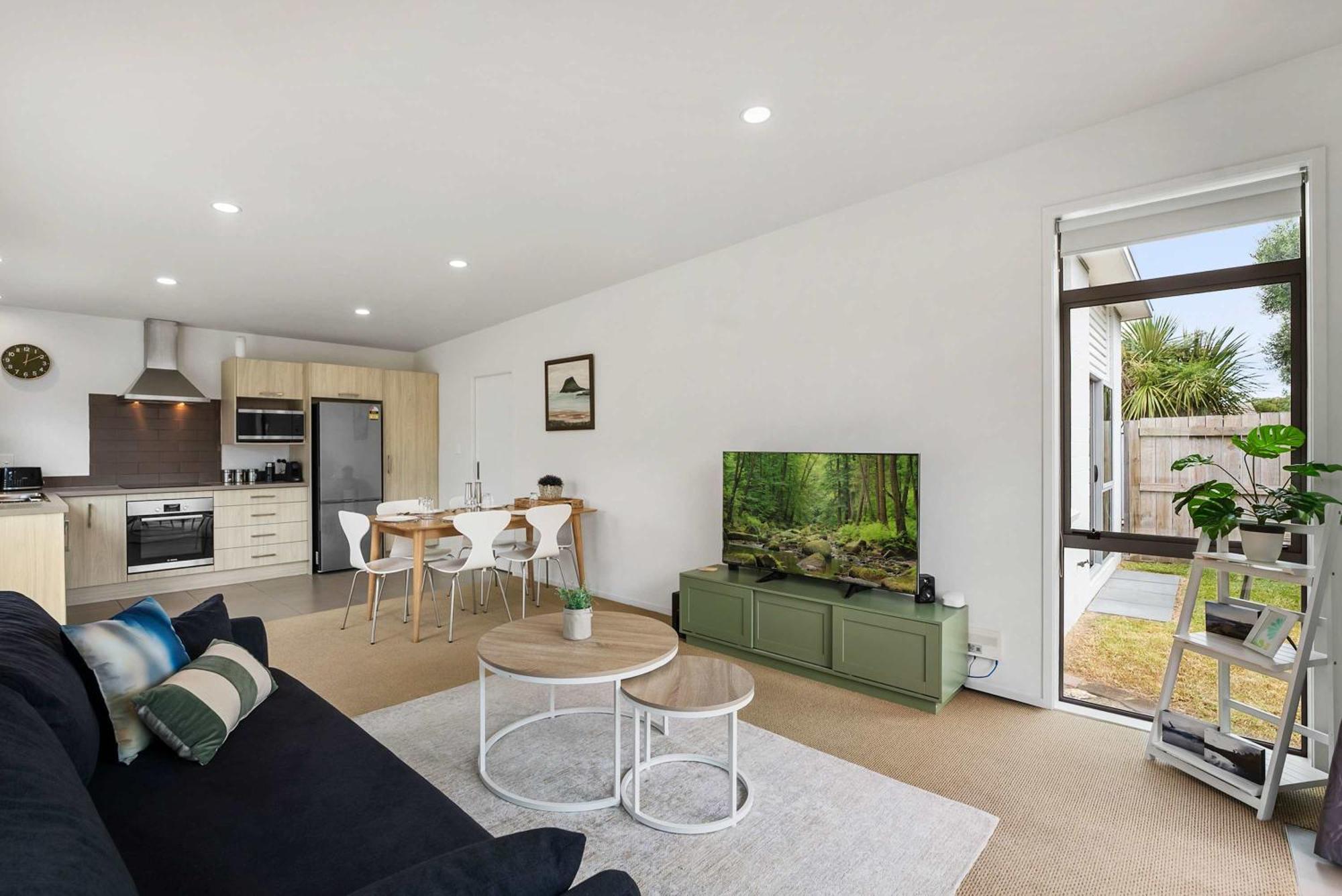 Sunny Seaside Retreat - Papamoa Beach 외부 사진